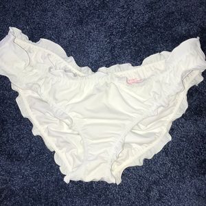 NWOT Victoria’s Secret Whte Cheeky Bottoms